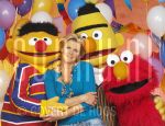 18-10-2005 Irene Moors and Sesamestreet at studio Amsterdam, by order of Stage-Entertainment

[keywords]Musical, Posed, Half Length, Smiling[/keywords]